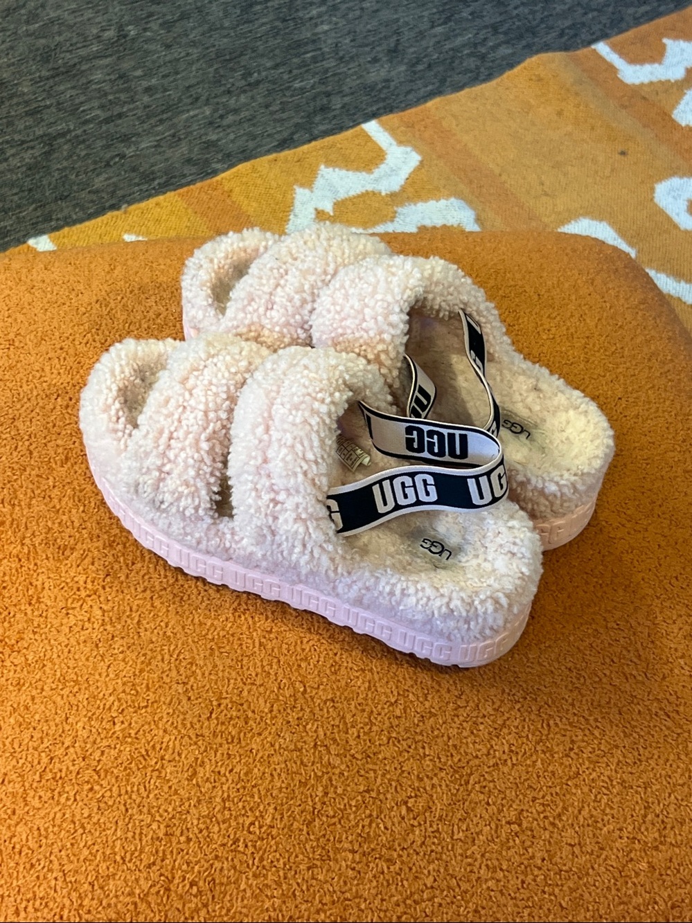 UGG Oh Fluffita sling back platform slipper slides light pink size  9